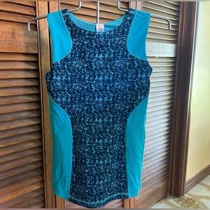 Ivivva size 10 tank with the ability to add cups